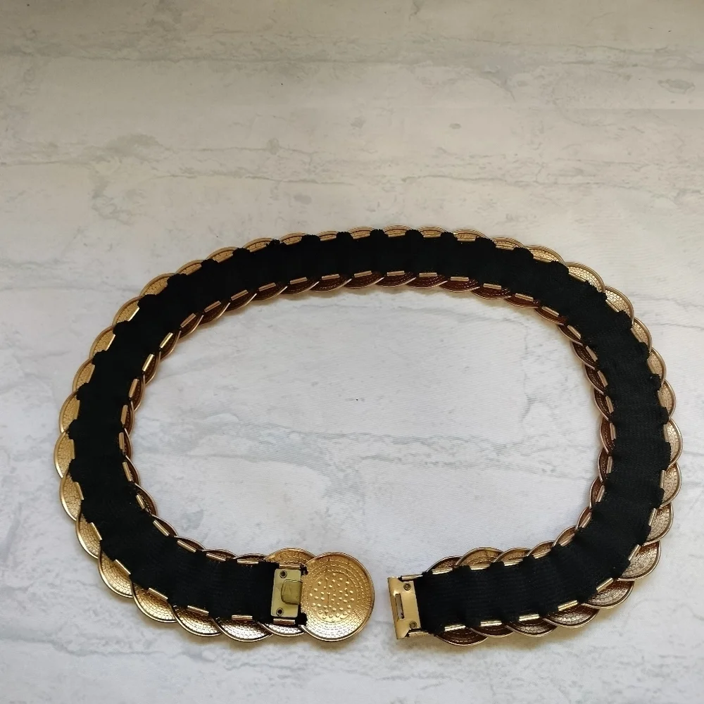 Gold Tone Coin Stretch Belt Glam Rock 80s Vintage Retro Women's